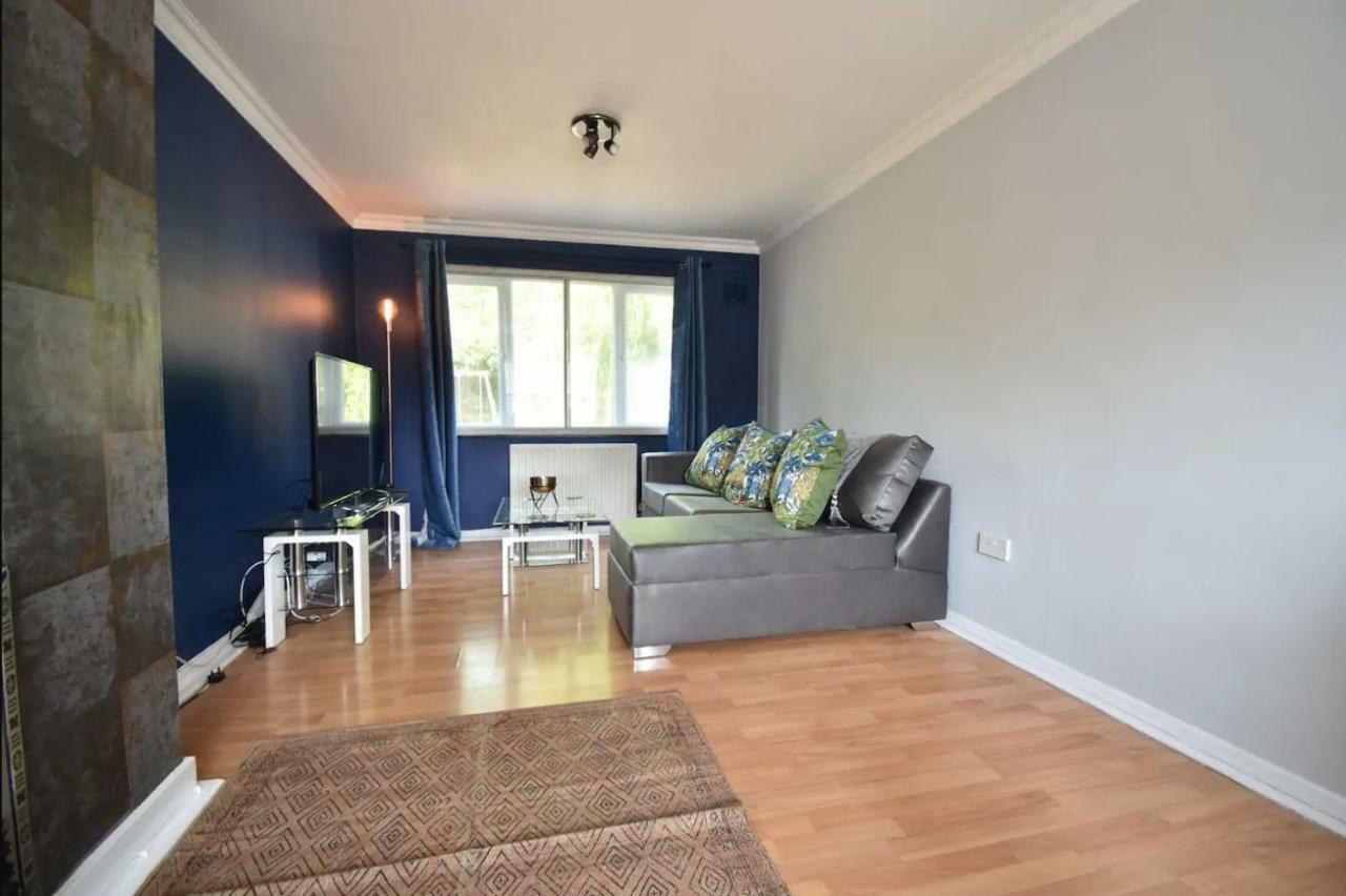3-Bedroom Comfy Home In Σόλιχαλ Εξωτερικό φωτογραφία