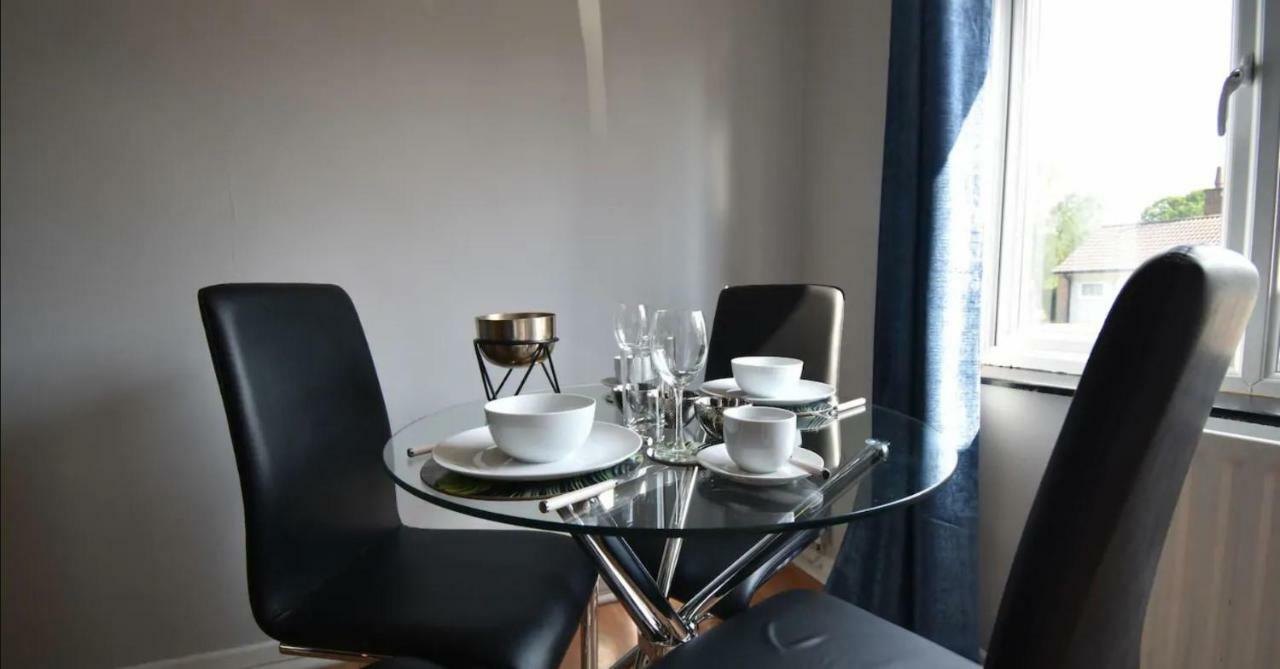 3-Bedroom Comfy Home In Σόλιχαλ Εξωτερικό φωτογραφία