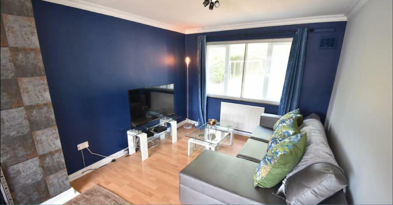 3-Bedroom Comfy Home In Σόλιχαλ Εξωτερικό φωτογραφία